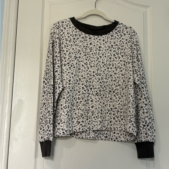 Lou & Grey Tops - Lou & Grey Black and White Patterned Sweatshirt